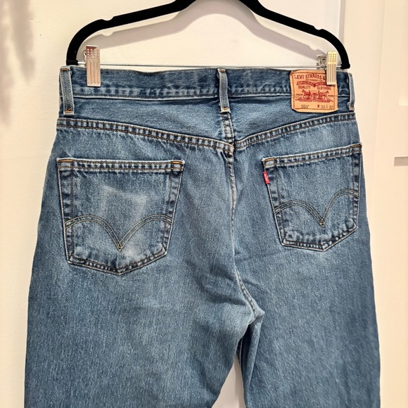 Levi's Relaxed Fit 550 Mens Medium Wash Denim Jeans Size 38 x 32 - Picture 7 of 11